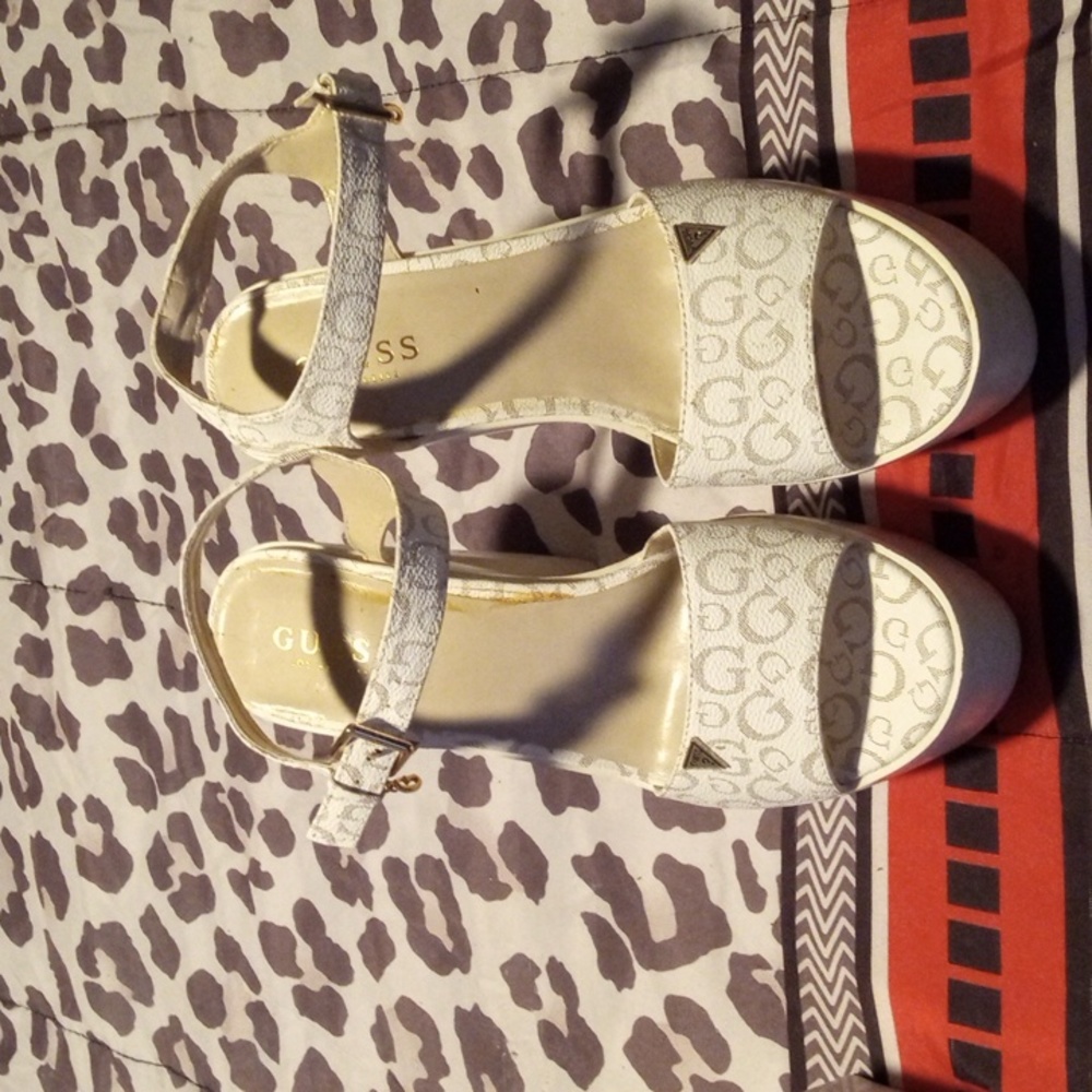 Guess size 10 cream